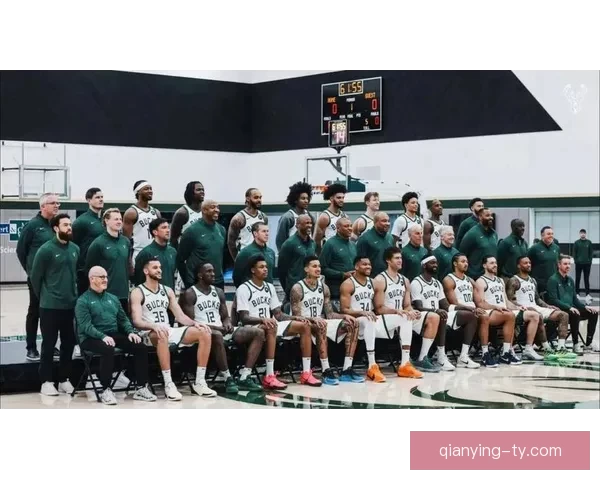 雄鹿不敌马刺无缘季后赛 文班23分15篮板6助攻卡斯尔三双字母哥目睹出局