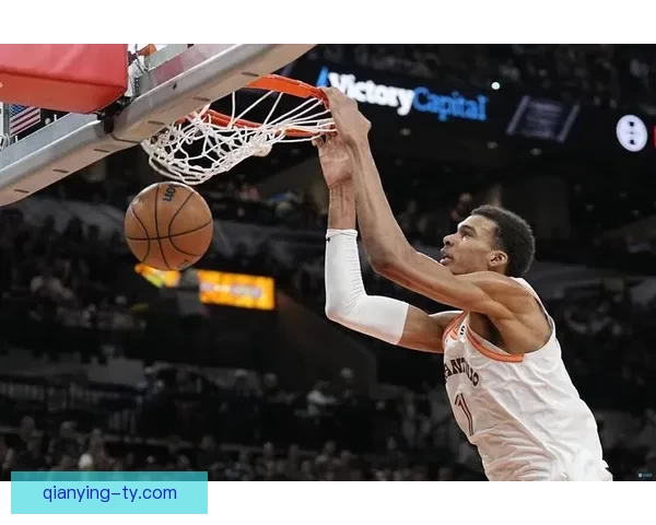 文班亚马统治攻防砍下26分14篮板马刺三人20加狂胜热火迎来六连胜